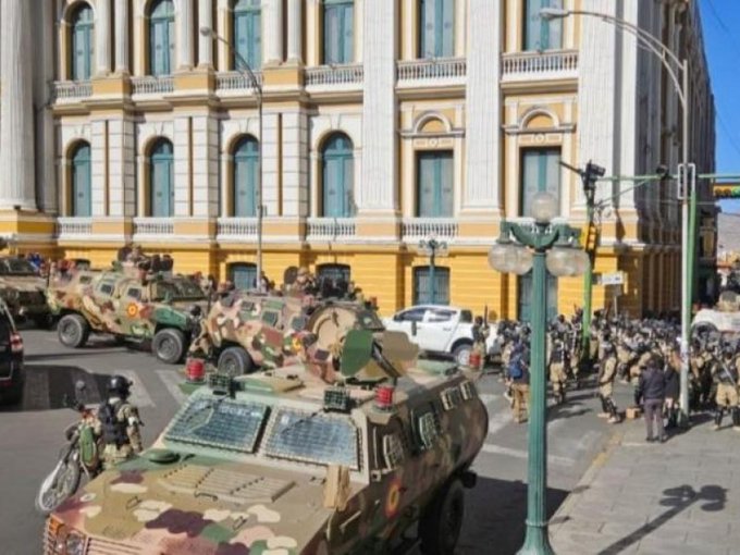Βολιβία: Χάος με πραξικόπημα σε εξέλιξη – Στρατός περικύκλωσε το προεδρικό μέγαρο (Videos)
