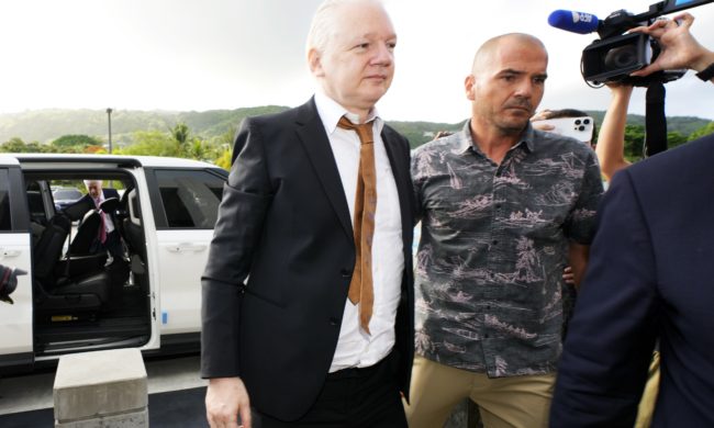 Τζούλιαν Ασάνζ