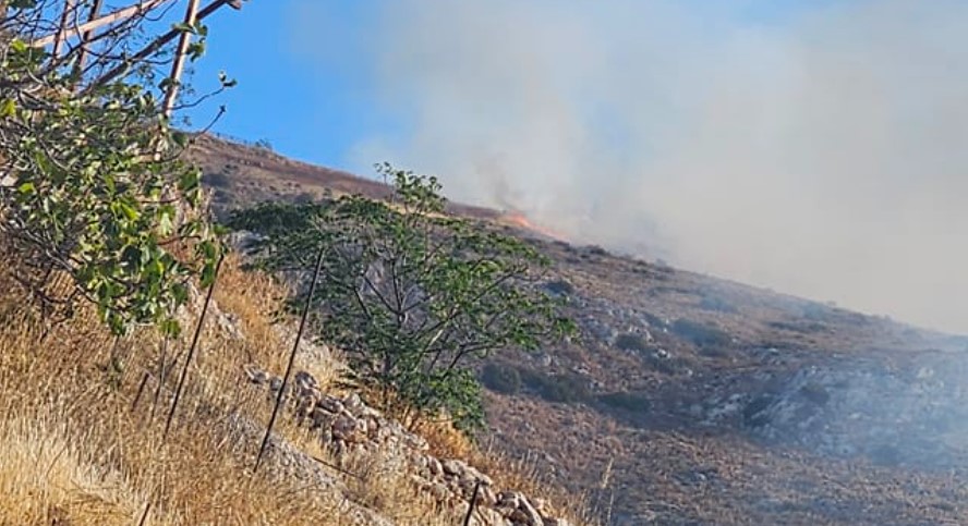 Φωτιά τώρα στο Σχιστό Κορυδαλλού