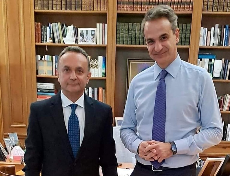 Μαξίμου για Κελέτση: Έφυγε λόγω αναποτελεσματικότητας, όχι γιατί δεν υπερψήφισε το νόμο για τα ομόφυλα ζευγάρια