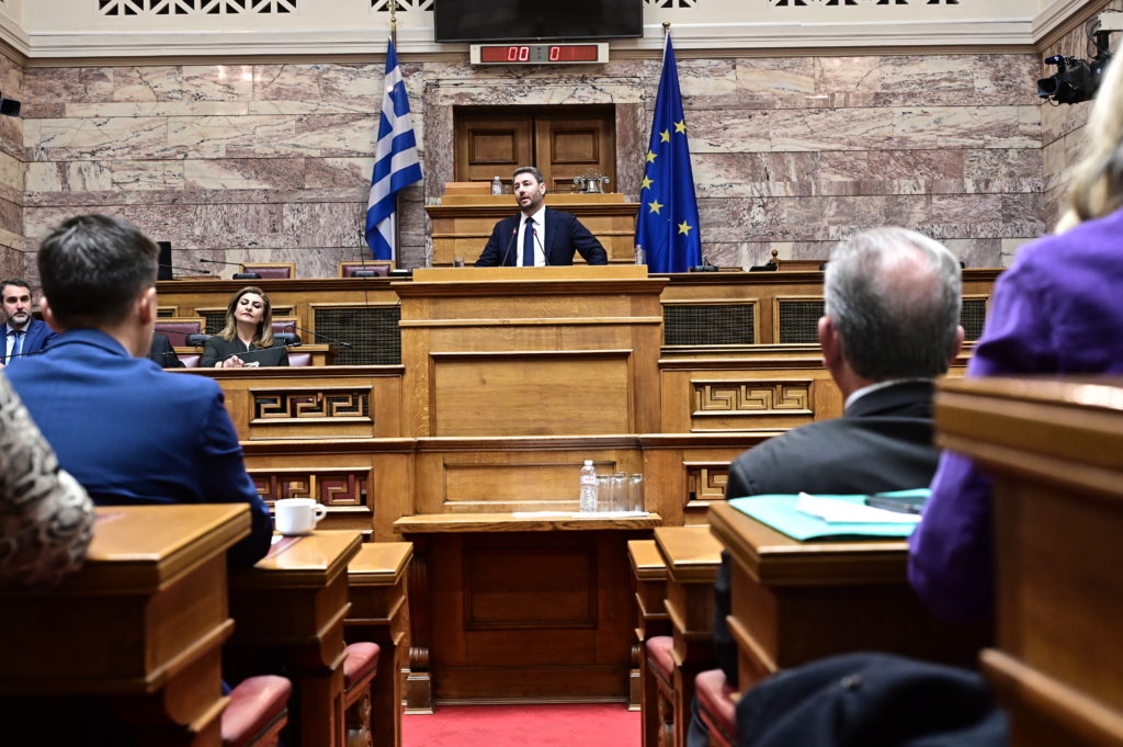 ΠΑΣΟΚ: Μάχη Ανδρουλάκη – «αμφισβητιών» της ηγεσίας – Φόβοι μην σπάσει το… σχοινί