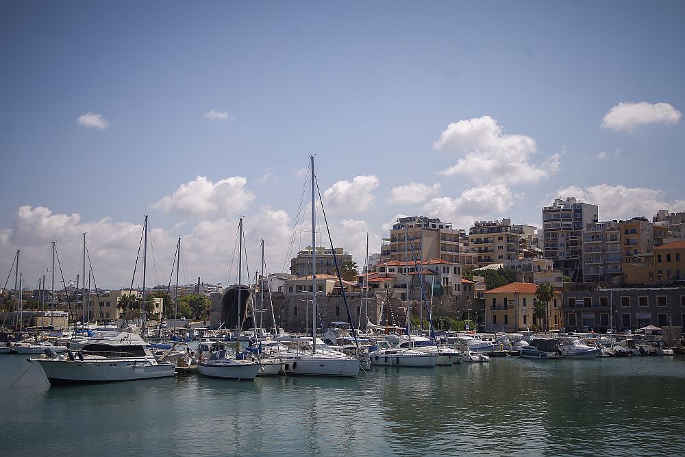Κρήτη: Στο νοσοκομείο δύο ανήλικες μετά από κατανάλωση αλκοόλ – Συνελήφθη ο ιδιοκτήτης του μπαρ