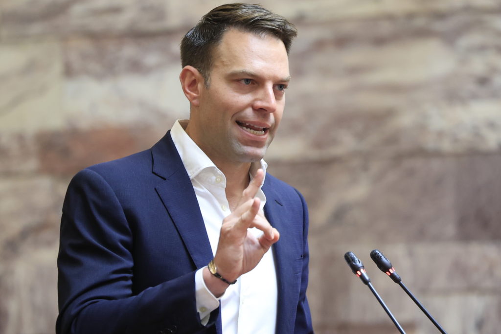 Κασσελάκης για Τέμπη: «Τα πειστήρια του εγκλήματος βρίσκονται διασκορπισμένα – Μας οφείλετε την αλήθεια»