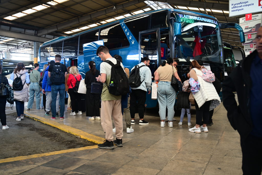 Πανικός στα ΚΤΕΛ Ηρακλείου: 47χρόνος σε κατάσταση αμόκ επιτέθηκε και έστειλε στο νοσοκομείο αστυνομικό