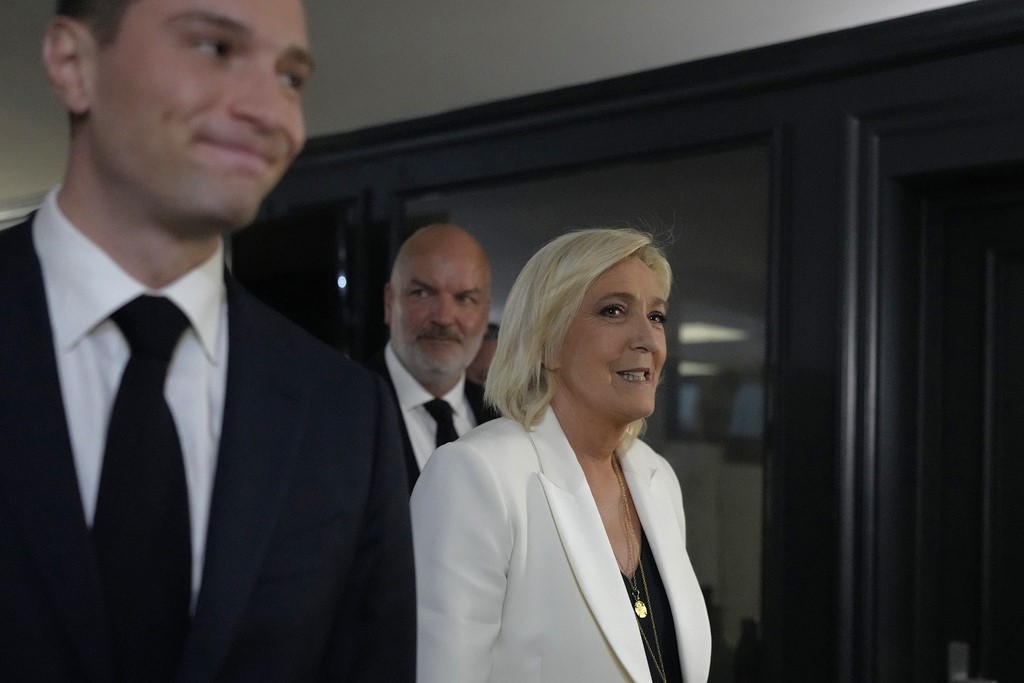 Γαλλία – Δημοσκόπηση: Πρώτη η ακροδεξιά της Λεπέν, αλλά χωρίς απόλυτη πλειοψηφία