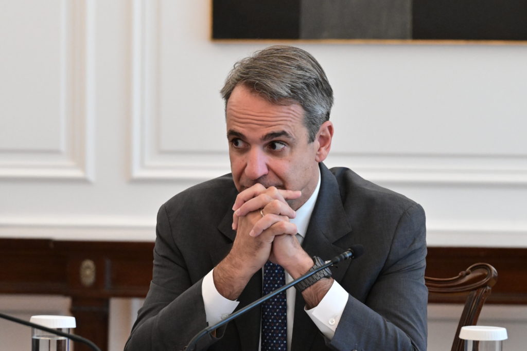 Ξηλώνεται η παντοκρατορία Μητσοτάκη