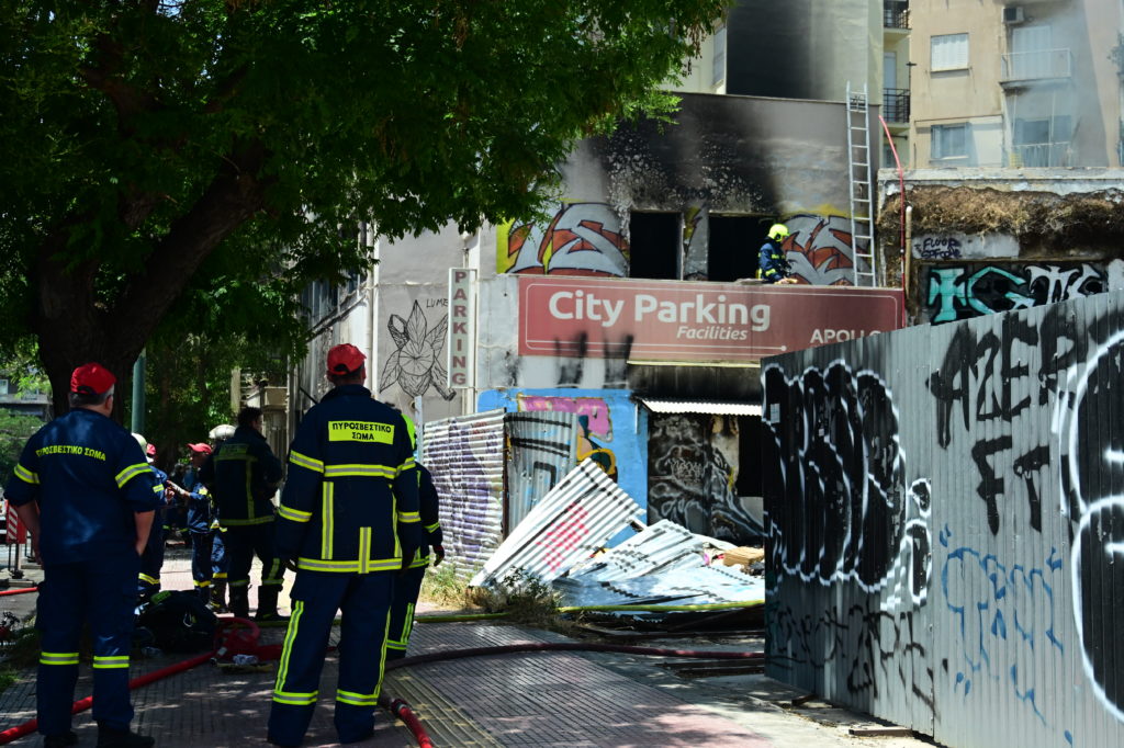 Παπάγου: Άνδρας καταπλακώθηκε από δέντρο – Ανασύρθηκε χωρίς τις αισθήσεις του
