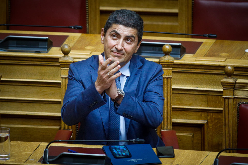Καταγγέλλουν Αυγενάκη για «παράνομες και υπέρογκες» αμοιβές μελών της ΟΕΔΜΑ και του κουνιάδου του