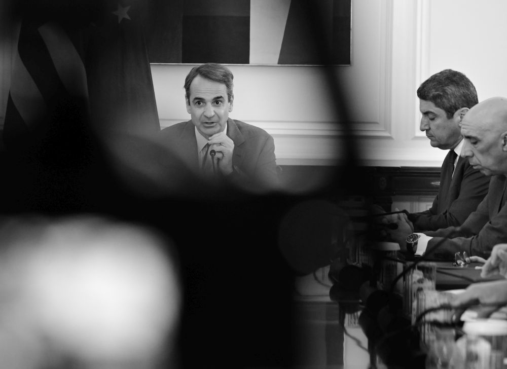 Ερωτήματα για τις κινήσεις Μαξίμου μετά τα νταηλίκια Αυγενάκη – Παραμένει μέλος της ΝΔ αλλά τους… φταίει (πάλι) ο ΣΥΡΙΖΑ