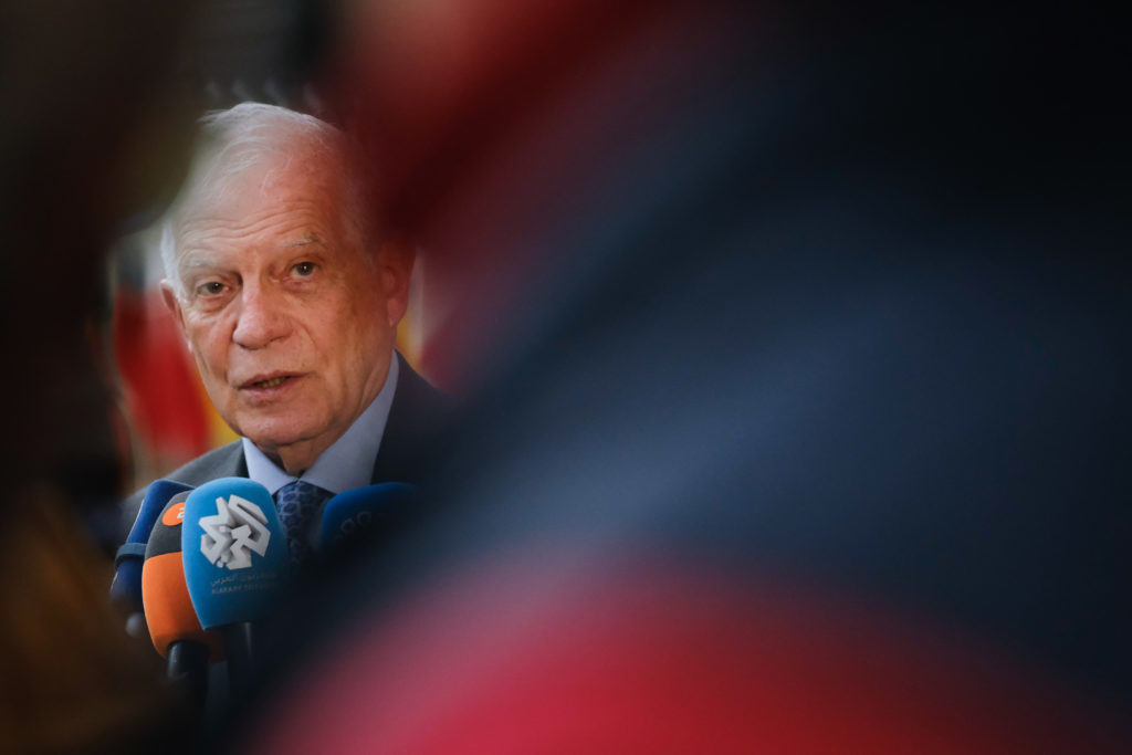 Στην Αθήνα ο Μπορέλ για την επιχείρηση Ασπίδες κατά των Χούθι: Επισκέπτεται Λάρισα, συναντιέται με Γεραπετρίτη – Δένδια