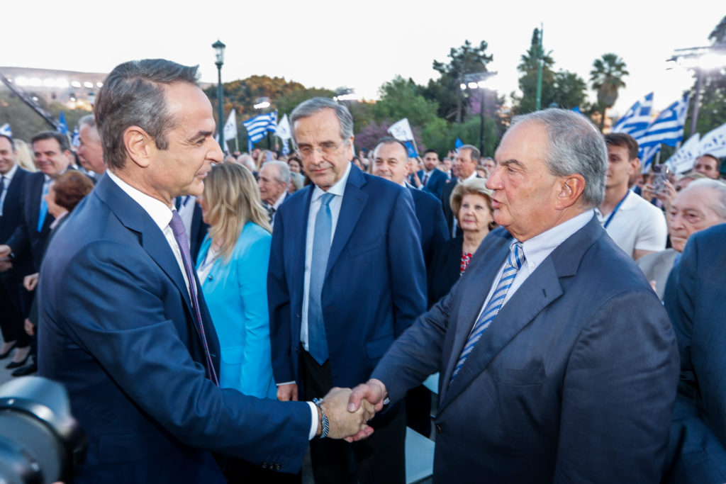 Η «απομόνωση» Μητσοτάκη από τους Καραμανλή – Σαμαρά