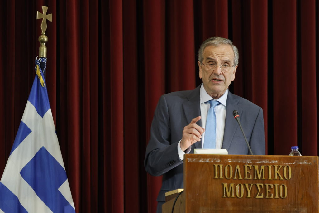 Αιχμηρή απάντηση Μαξίμου σε Σαμαρά για τα μεγάλα αξιώματα: «Δεν γνωρίζω για κάποια πρόταση, όχι – Και νομίζω ότι θα το γνώριζα»