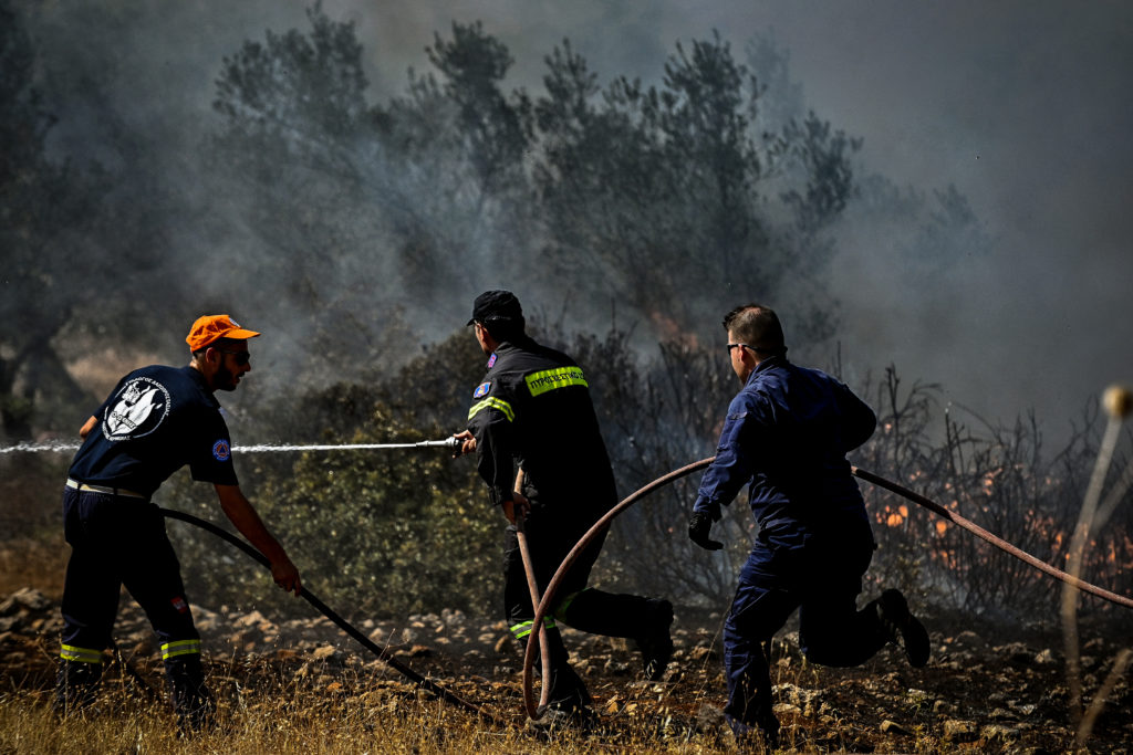 Κορινθία: Τέσσερις οι τραυματίες πυροσβέστες από την πυρκαγιά στο Σοφικό