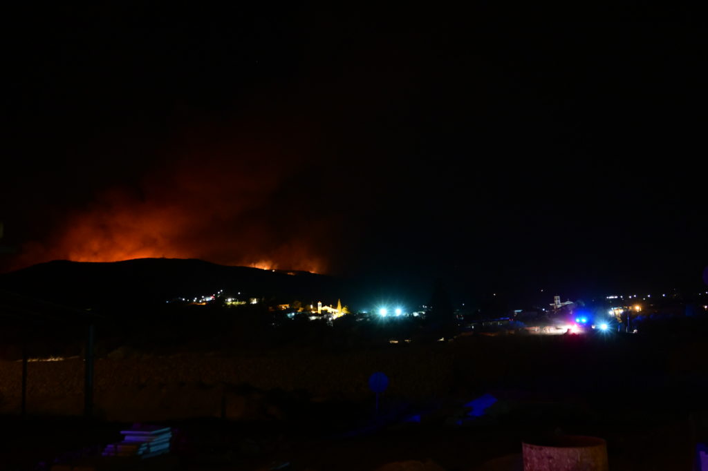Πυρκαγιά στην Εύβοια: Εφιαλτική νύχτα για πυροσβέστες και κάτοικους – Δορυφορικές εικόνες (Videos – Photos)
