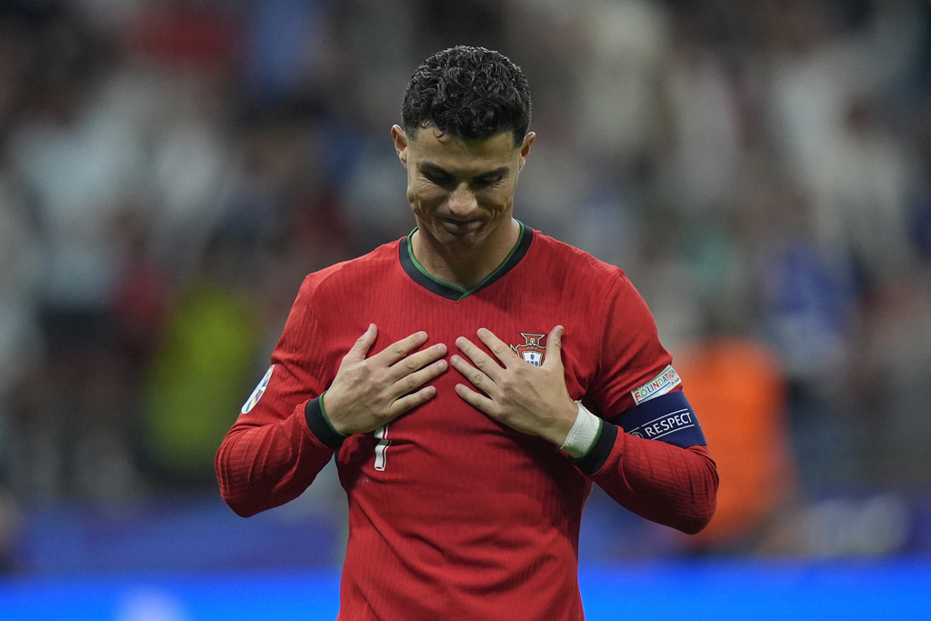Euro 2024: Τα δάκρυα του Κριστιάνο Ρονάλντο μετα το χαμένο πέναλτι στην παράταση κόντρα στη Σλοβενία (Video)