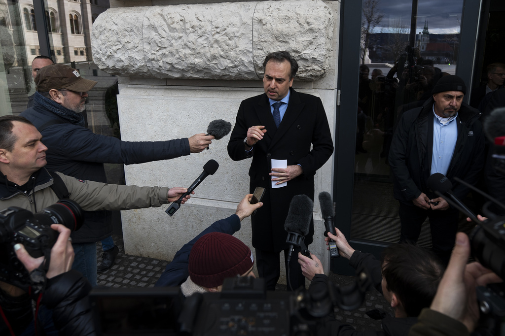 Ο πρεσβευτής των ΗΠΑ στην Ουγγαρία επιπλήττει τον Όρμπαν για την υποστήριξη στον Τραμπ