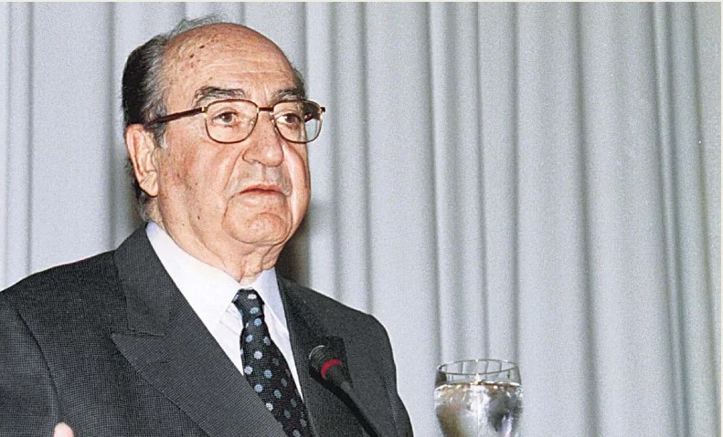 Οταν το μαύρο χρήμα συνδέθηκε με τα ταμεία ΝΔ και ΠΑΣΟΚ – Από την επιταγή Αλαφούζου ως την ομολογία Τσουκάτου και τα σκάνδαλα Siemens και Novartis