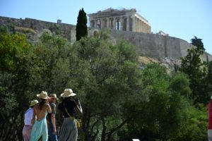 ΠΑΣΟΚ: «Ανεπίτρεπτες συνθήκες στην Ακρόπολη εν μέσω τουριστικής περιόδου» &#8211; Ερώτηση στη Βουλή