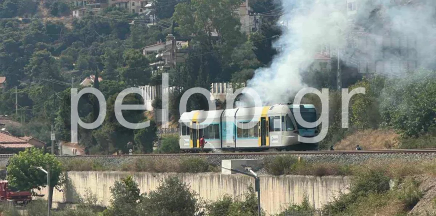 Προαστιακός: Φωτιά σε βαγόνι στην Ακράτα (Video)