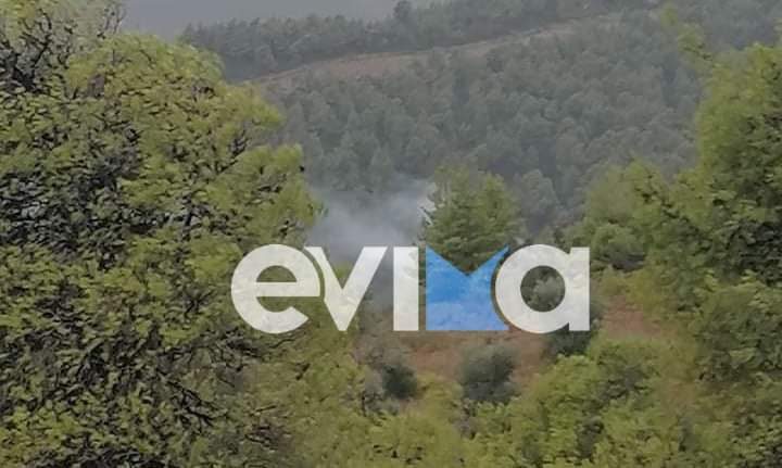 Φωτιά από κεραυνό στη Χαλκίδα
