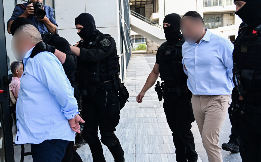 Δίκη Καραιβάζ: Τυφλά σημεία στην κατάθεση του αστυνομικού που ήρθε από το Άμπου Ντάμπι