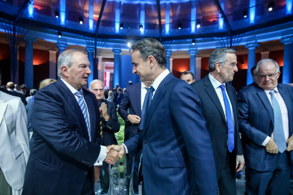 Ανοιχτός πόλεμος με Σαμαρά – Διχασμένη η ΝΔ, επιχείρηση διάσπασης του μετώπου με Καραμανλή