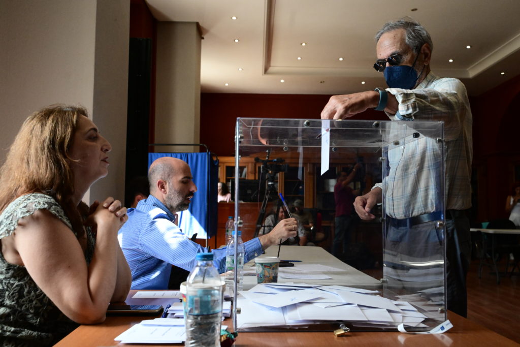 Εκλογές ΠΑΣΟΚ: Πάνω από 135.000 ψήφισαν έως τις 14:00 – Μειωμένη προσέλευση πάνω από 20%