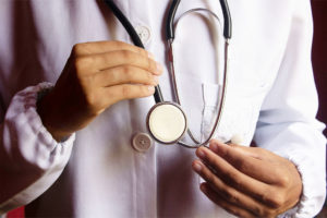 Λάρισα: Η κόρη της ασθενούς μιλά για τον καρδιοχειρουργό που συνελήφθη με φακελάκι 2.500 ευρώ (Video)