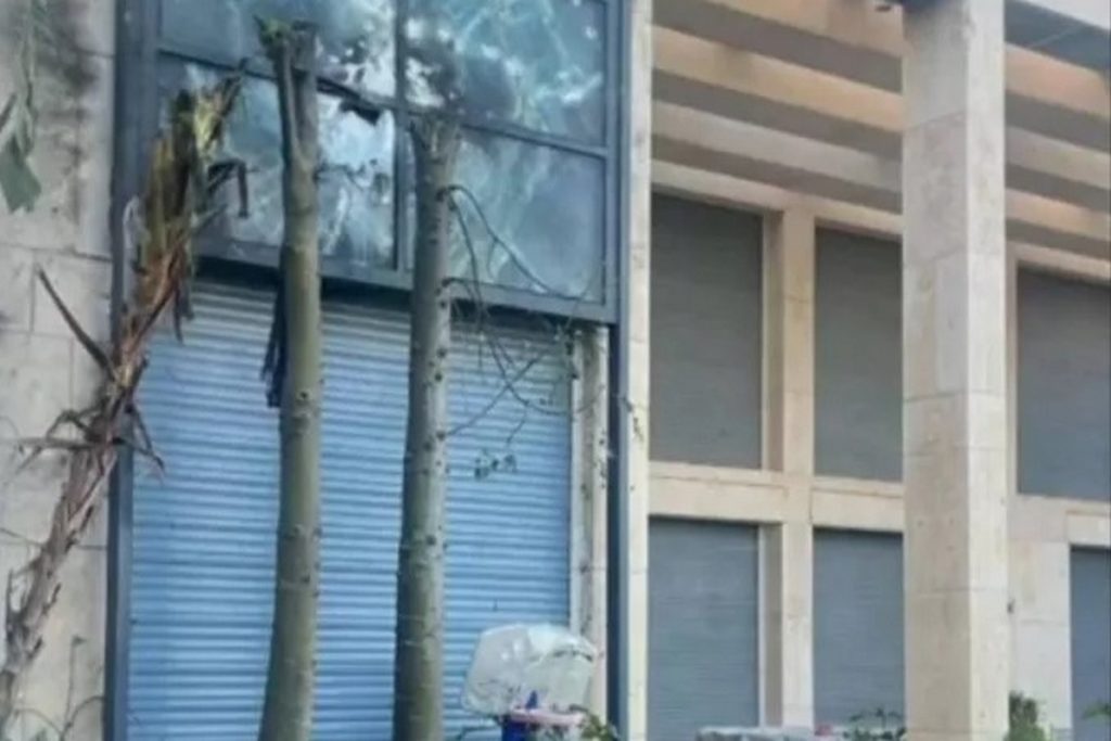 Ισραήλ: Επίθεση στο σπίτι του Νετανιάχου – Ορατές οι ζημιές στην κατοικία του (Video)