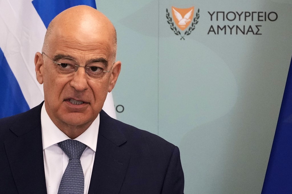 Αποστρατείες εξπρές για τη δόξα του υπουργού – Ποιοι στρατηγοί «αποκεφαλίστηκαν» από τον Δένδια