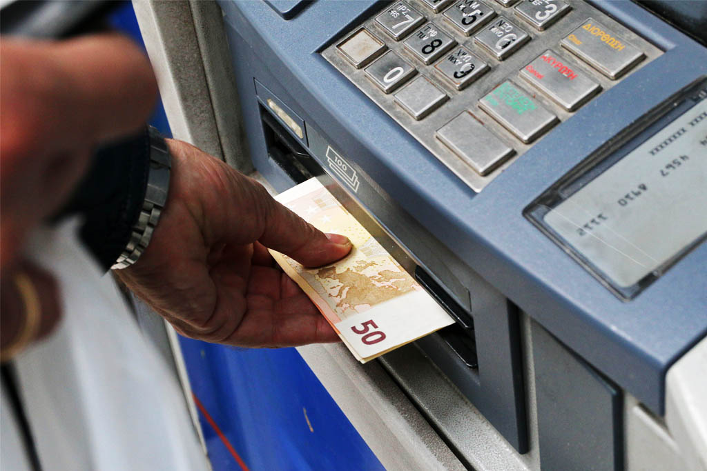 Συντάξεις Μαΐου 2025: Ξεκινούν οι πληρωμές – Πότε μπαίνουν τα χρήματα