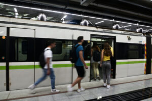 Μετρό: Άτομο έπεσε στις ράγες του σταθμού «Ακρόπολη»