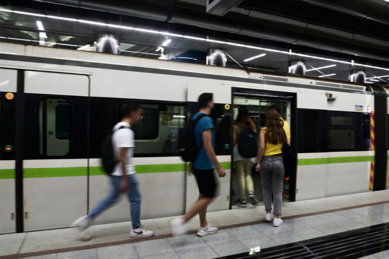 Μετρό: Άτομο έπεσε στις ράγες του σταθμού «Ακρόπολη»