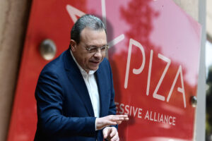 Φάμελλος: Αποχαιρετούμε με απεριόριστη εκτίμηση και σεβασμό τον «Πάπα των φτωχών»