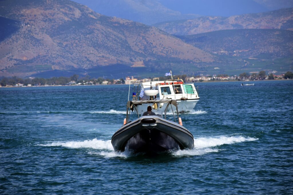 Αχαΐα: Δηλώθηκε αγνοούμενος και βρέθηκε σε… beach bar – Πρόστιμο 73.000 ευρώ σε 27χρονο (Video)