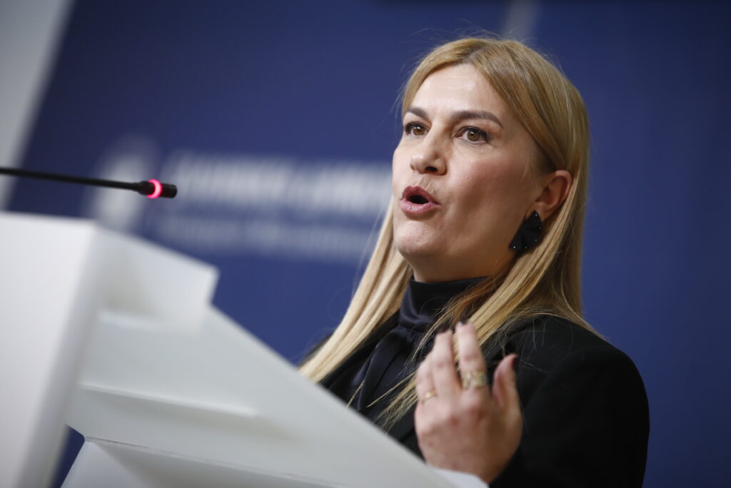 Βαφτίζει «ασφαλή χώρα» την Τουρκία η Βολουδάκη – Νέα πρόταση στο ΣτΕ από το υπουργείο Μετανάστευσης