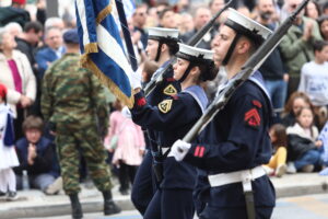 Νέο βίντεο «καίει» και τη Σχολή Δοκίμων για τα συνθήματα &#8211; Αποτάξεις στη ΣΜΥΝ