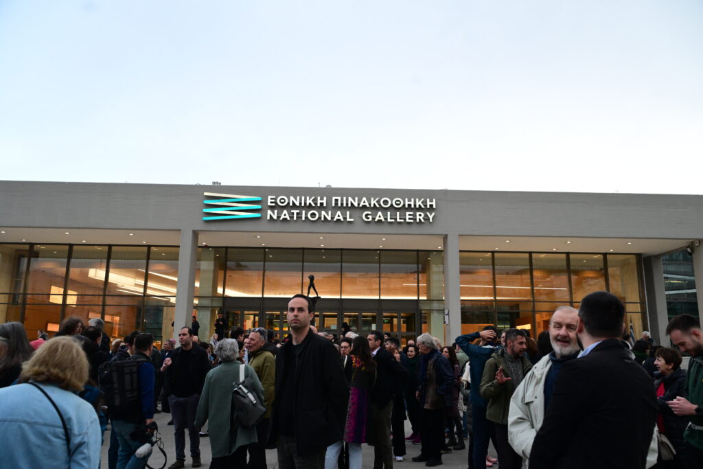 Πινακοθήκη: «Αδιαπραγμάτευτη η ελευθερία της τέχνης» – Νέα συγκέντρωση διαμαρτυρίας (Photos)
