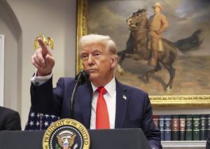 Washington Post: «Ο Τραμπ θέλει όλοι οι ψηφοφόροι να επιδεικνύουν την ιθαγένειά τους»