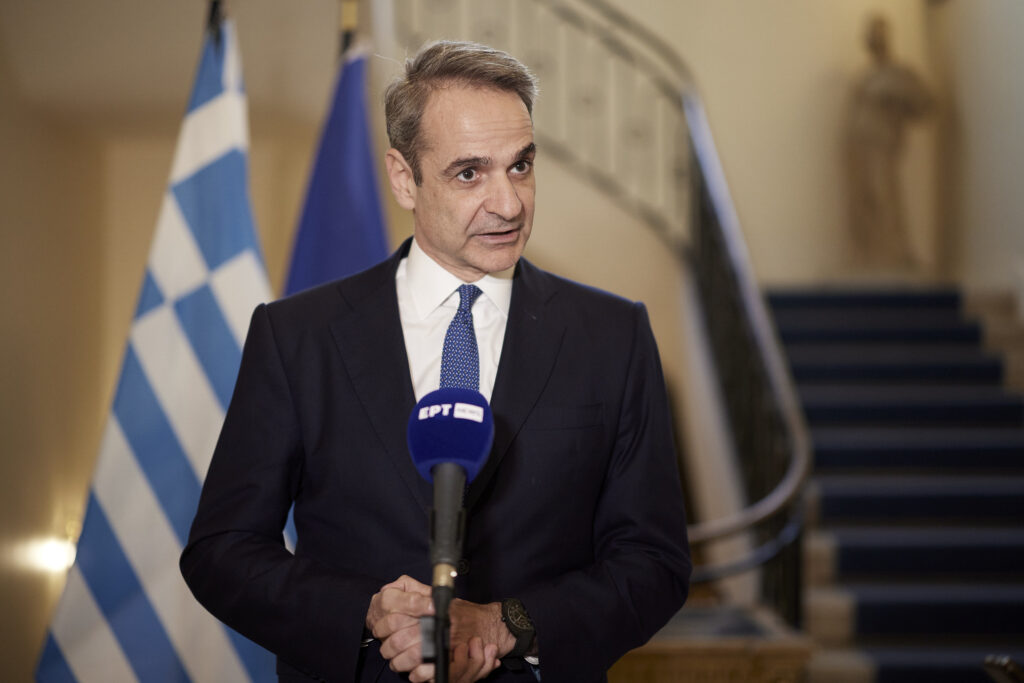 Περίεργη δήλωση Μητσοτάκη: Η Ελλάδα δεν είναι έτοιμη να στείλει στρατεύματα στην Ουκρανία