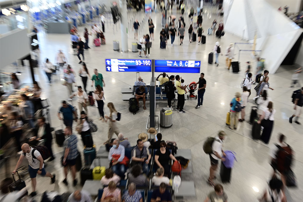Φωτιά στο αεροδρόμιο «Ελευθέριος Βενιζέλος» – Σε χώρο αποθήκευσης