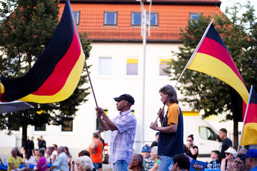 Γερμανία: Το ακροδεξιό AfD φοβάται τον νόμο και διαλύει την «ανεξέλεγκτη» νεολαία του