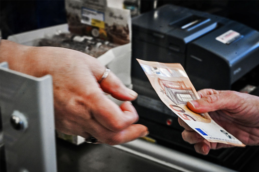 Eurostat: Στον πάτο της ΕΕ η Ελλάδα σε αγοραστική δύναμη