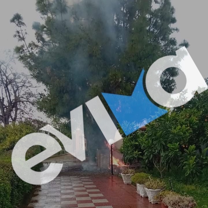 Εύβοια: Φωτιά από Κεραυνό σε αυλή σπιτιού