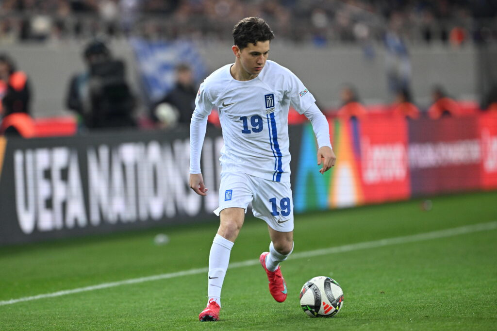 Κωνσταντίνος Καρέτσας: Wonderkid ετών… 17 – Το εντυπωσιακό ντεμπούτο με τα γαλανόλευκα και η αποθέωση (Videos)