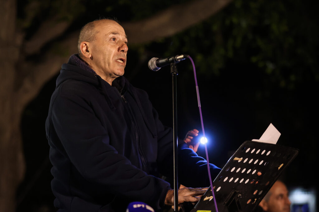 Κοκοτσάκης – Τέμπη: Τα αδικοχαμένα παιδιά μάς έστειλαν τα μηνύματα τους – Η υπόθεση μοιάζει με τη Λερναία Ύδρα (Video)