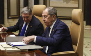 Λαβρόφ προς ΗΠΑ: Ναι στη συμφωνία για την ασφάλεια στη Μαύρη Θάλασσα εάν δώσετε εντολή στο Ζελένσκι