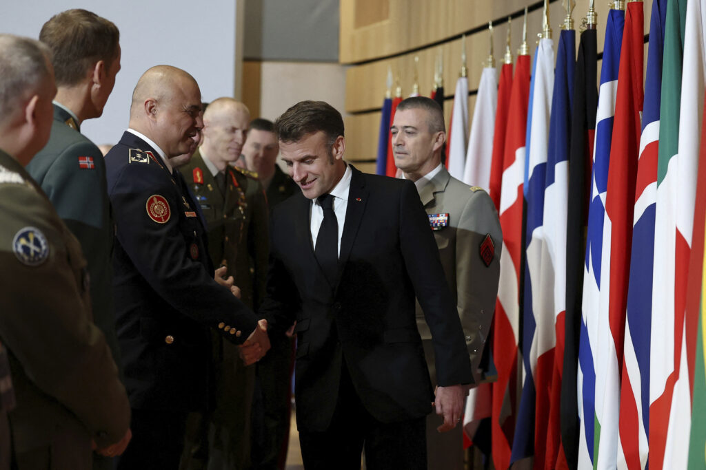 El Pais: «Η ΕΕ υψώνει τείχος στη Ρωσία και διεκδικεί τον ρόλο της στην Ουκρανία»