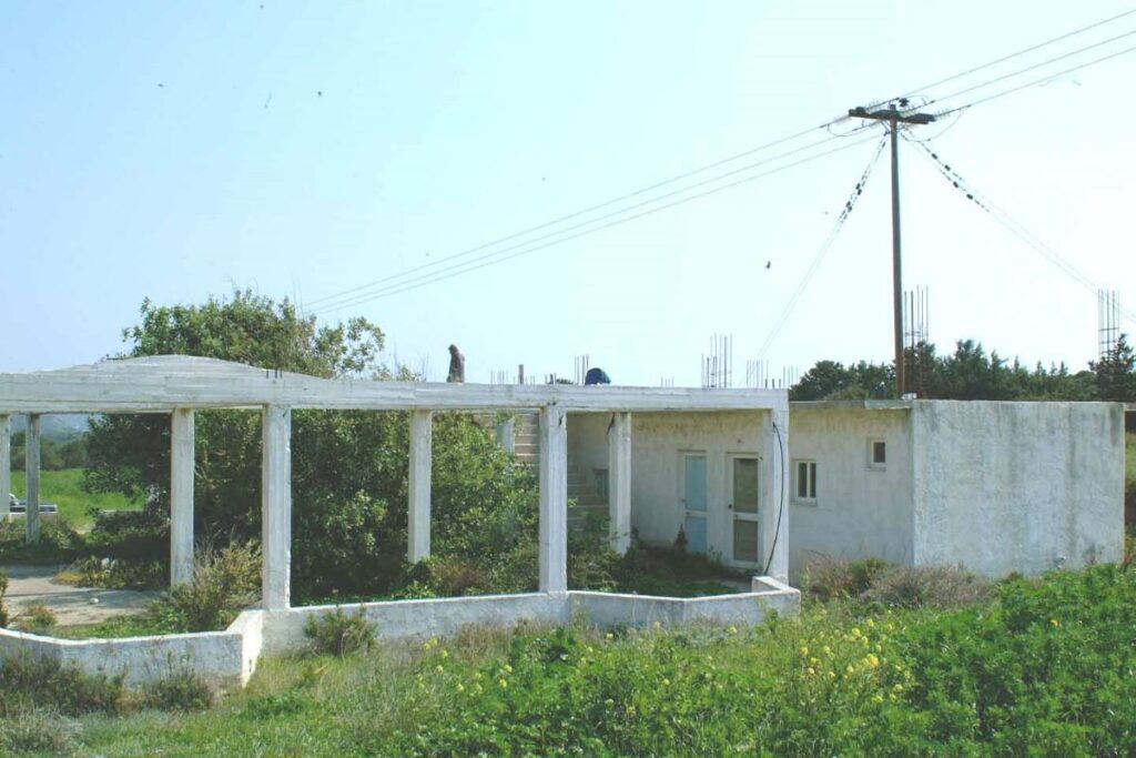 Yποχρεωτικός ο καθαρισμός οικοπέδων από την Τρίτη – Τα πρόστιμα για τους ιδιοκτήτες