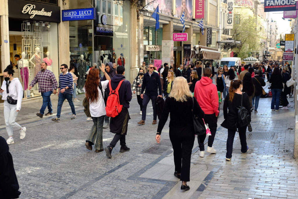 Πάσχα 2025: Αυτό είναι το εορταστικό ωράριο των καταστημάτων
